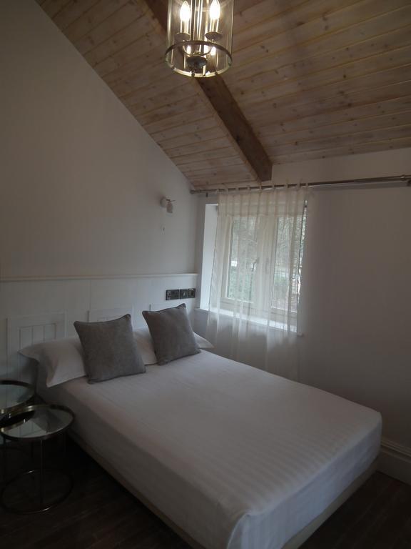 The Kingsley At Eversley Buitenkant foto