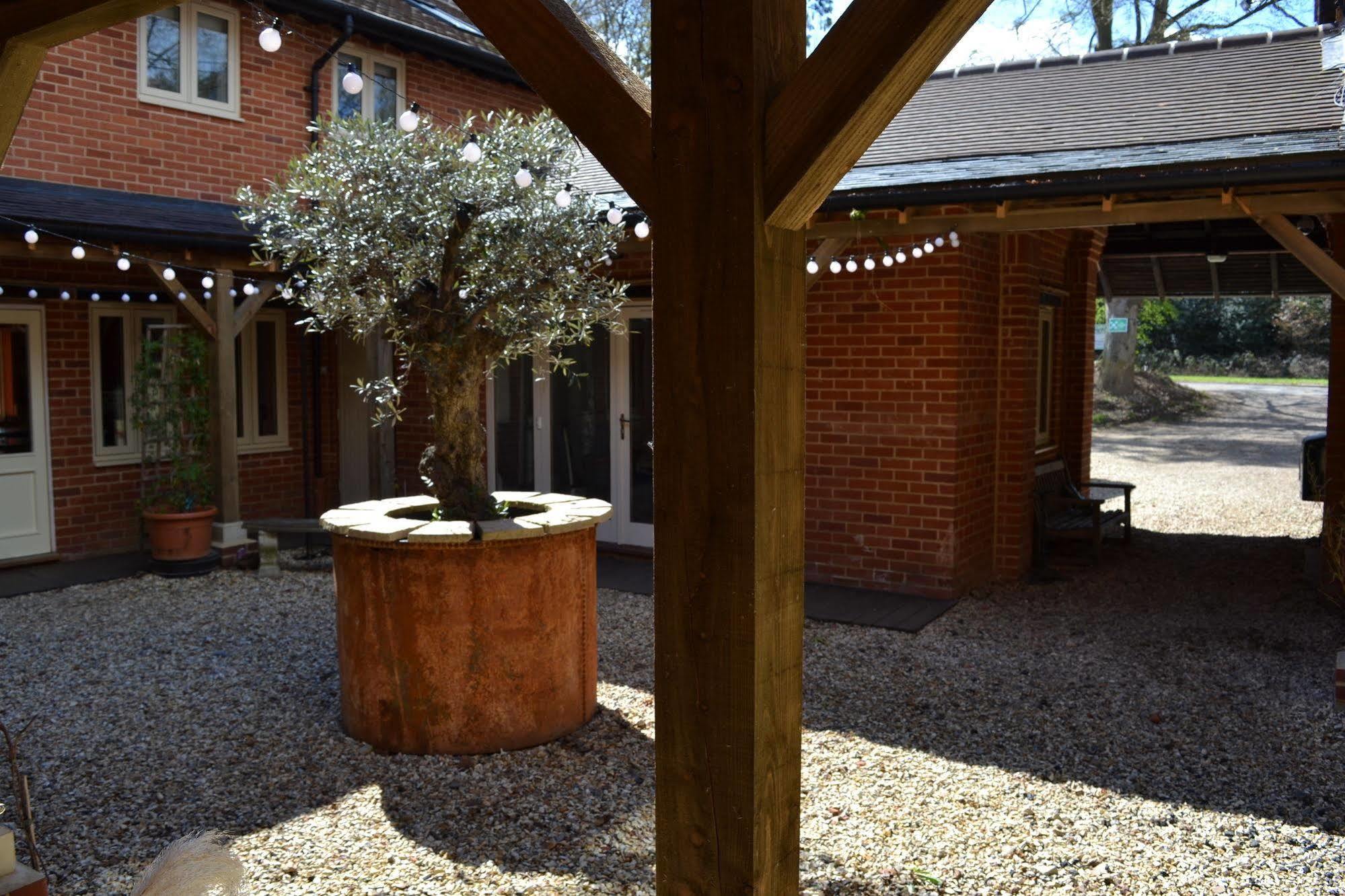 The Kingsley At Eversley Buitenkant foto
