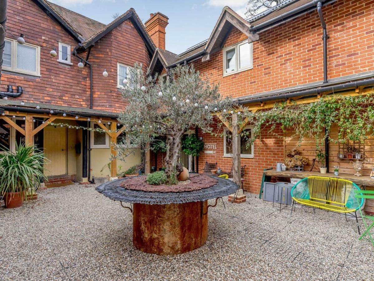 The Kingsley At Eversley Buitenkant foto